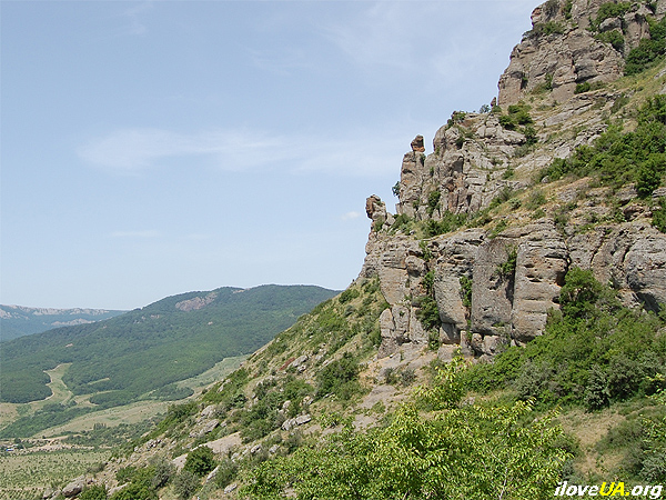 Вид от Демерджи на окрестные горы. Крым, лето 2009 г.