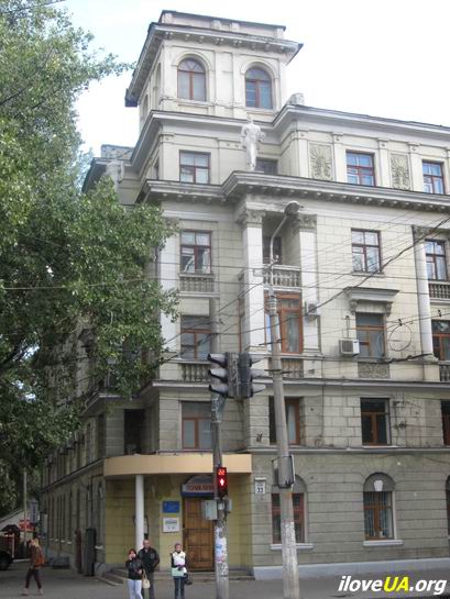 Днепропетровск, дом по адресу пр. Гагарина, 33
