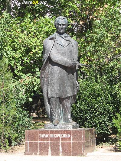 Памятник Т. Г. Шевченко в Ялте